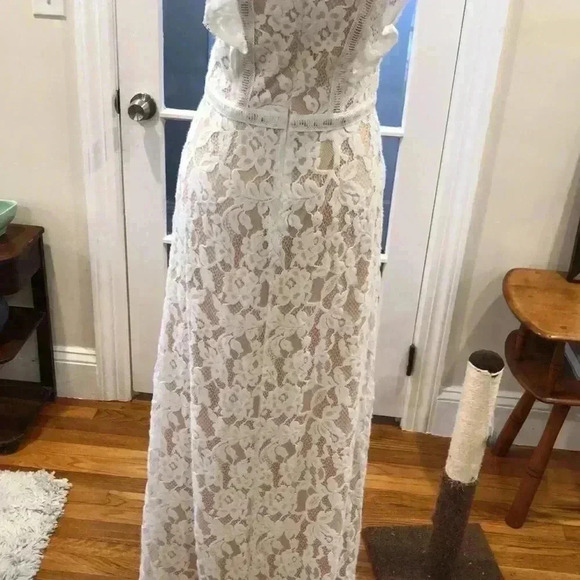 Lulu’s ‘This Moment in Time’ white lace ruffled maxi dress with slit.  Size S. - Picture 8 of 13